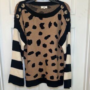 🆕Entro Chic Leopard Print Sweater with Button Detail size small